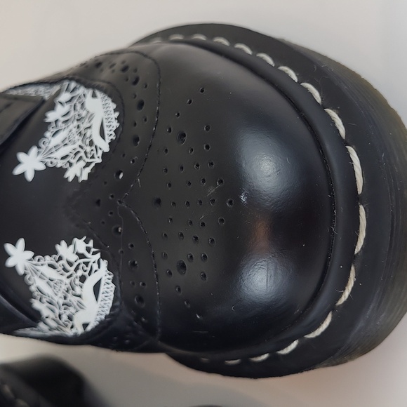 Dr Martens 3989 Lace Wingtip brogue in black Size EU 38 / US 7 - Picture 4 of 14